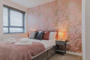 Beautiful Modern Décor Apartment in the Centre of Slough